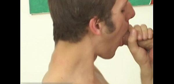  Twink movie Jake and Sterling take turns throating on manmeat and